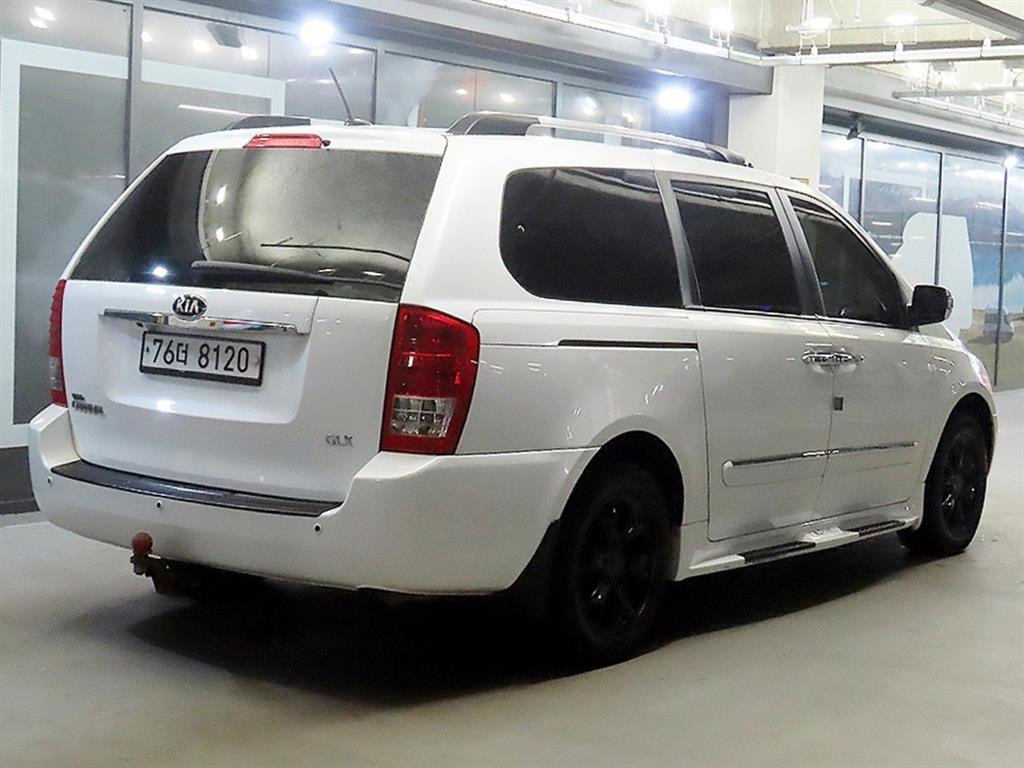 KIA Carnival - Vista 4