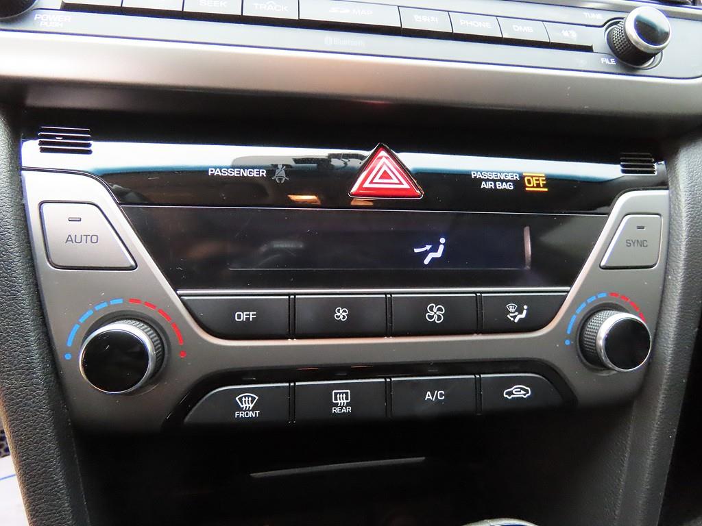 HYUNDAI Avante - Vista 12