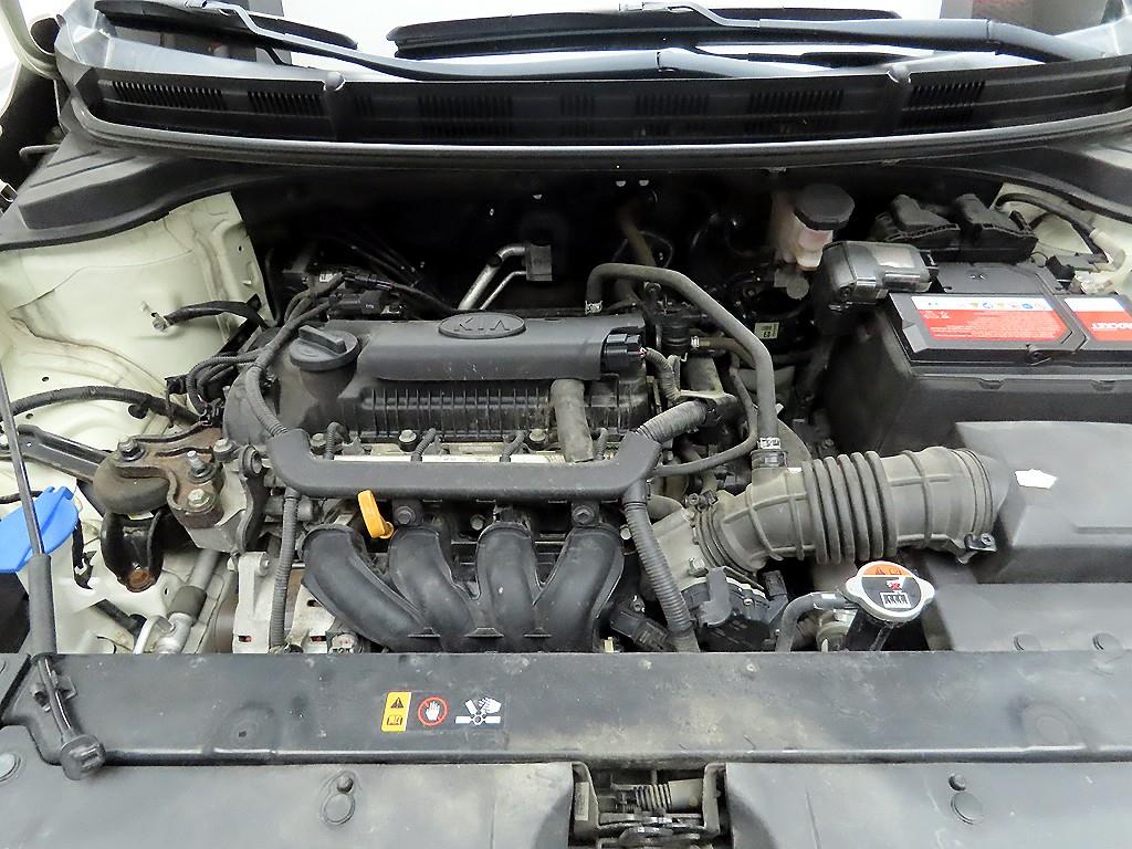 KIA Stonic 2018 Blanco - Importación desde Corea - HF Imports Iquique - Foto 20