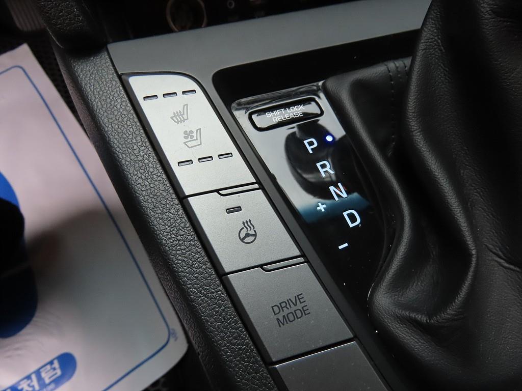 HYUNDAI Avante 2017 Blanco - Importación desde Corea - HF Imports Iquique - Foto 13