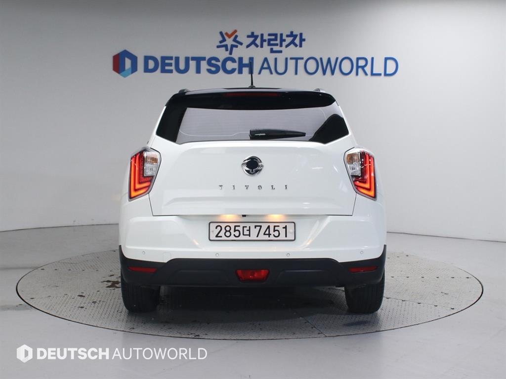 Ssangyong Tivoli - Vista 4