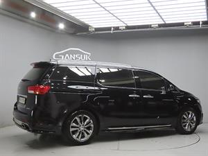 KIA Carnival - Vista 8