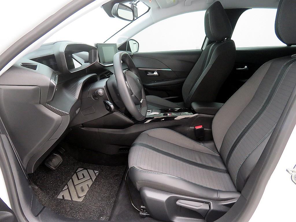 Peugeot 208 - Vista 6