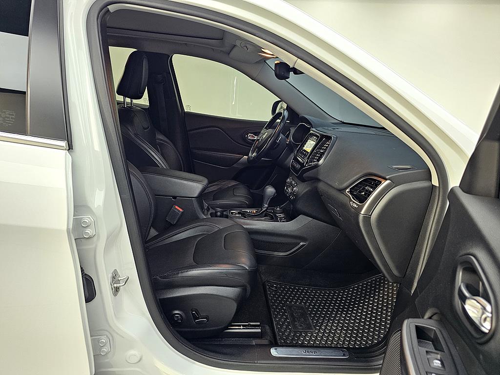 Jeep Cherokee - Vista 11