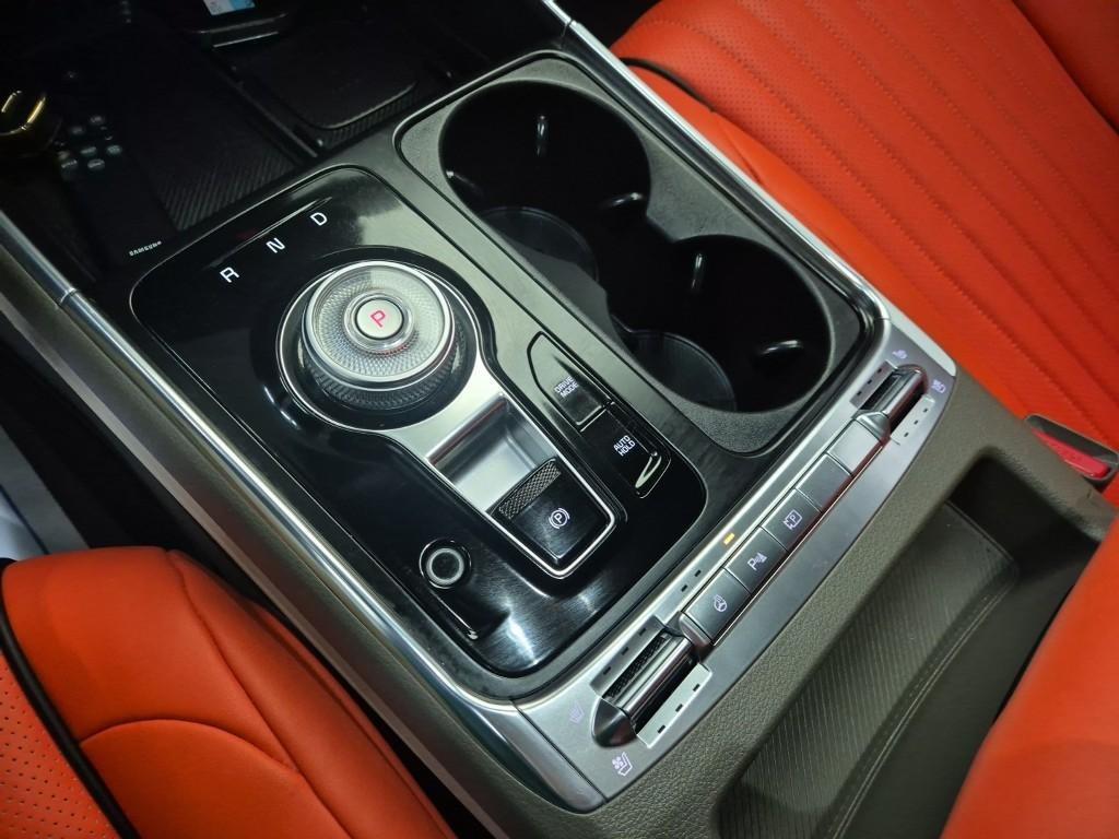 KIA Carnival - Vista 11