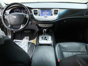 HYUNDAI Genesis - Vista 10