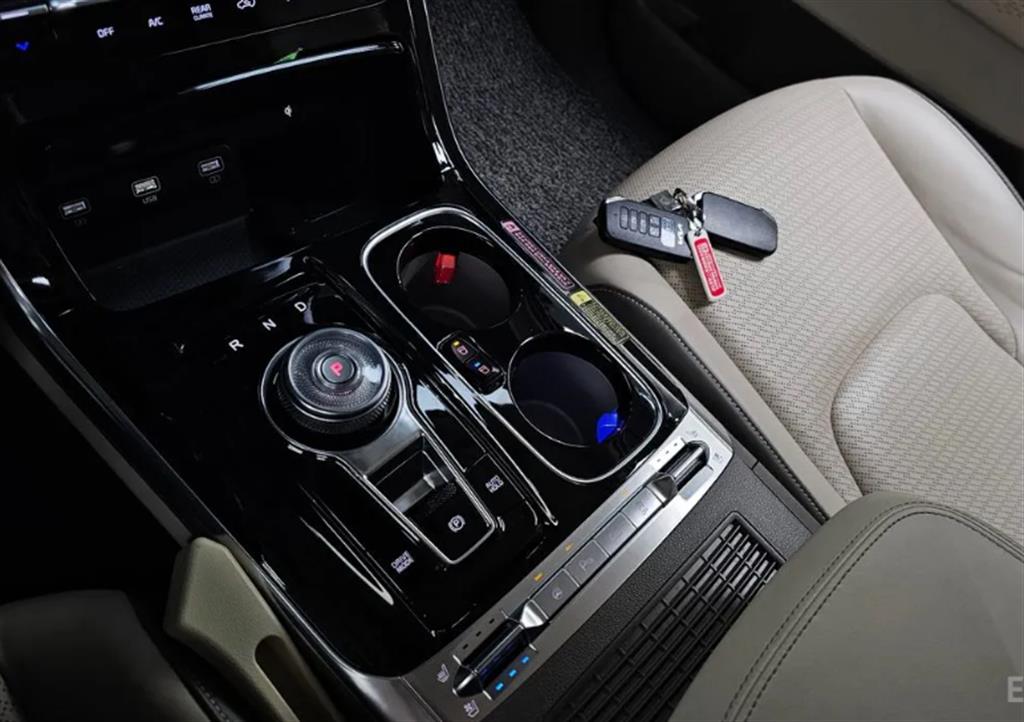 KIA Carnival - Vista 11
