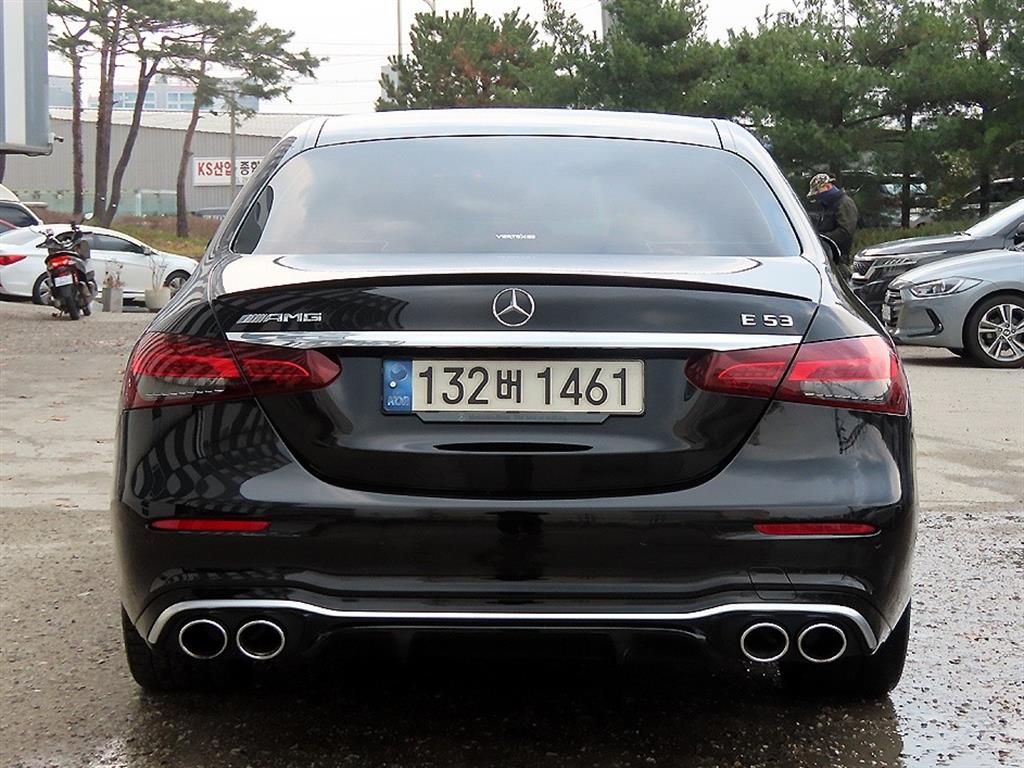 Mercedes Benz E class - Vista 4