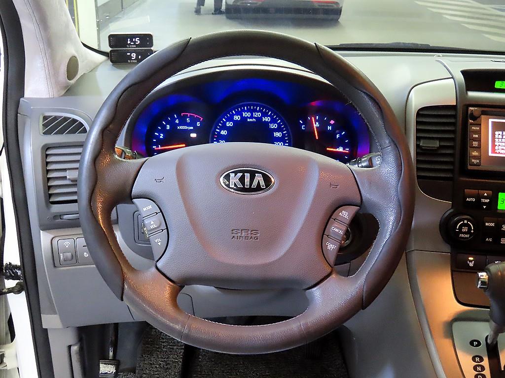 KIA Carnival - Vista 8
