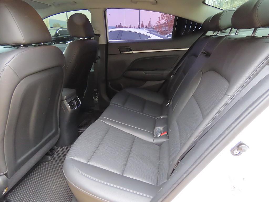 HYUNDAI Avante - Vista 5