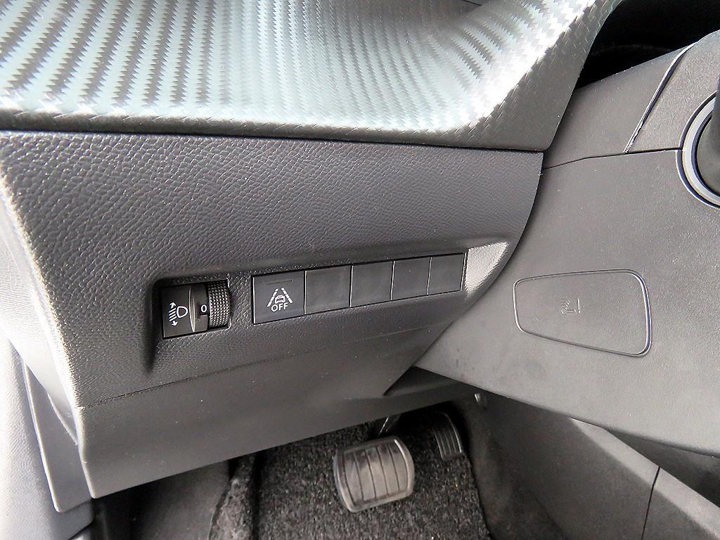 Peugeot 208 - Vista 10