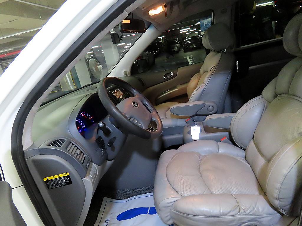 KIA Carnival - Vista 6