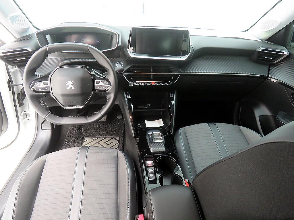 Peugeot 208 - Vista 8