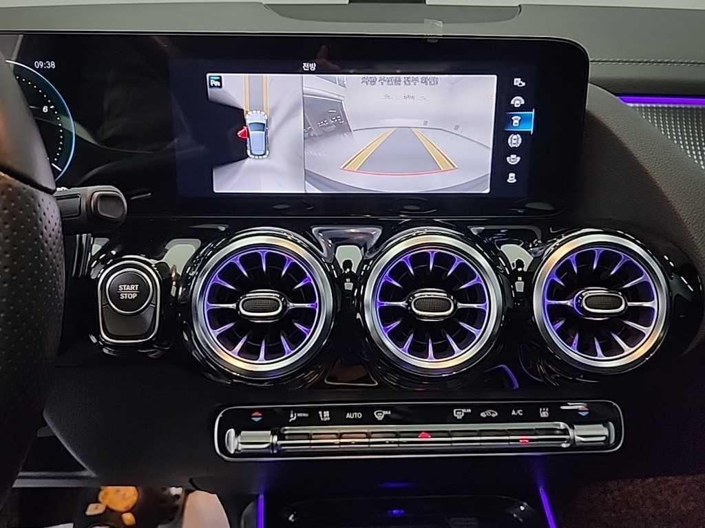 Mercedes Benz EQA - Vista 10