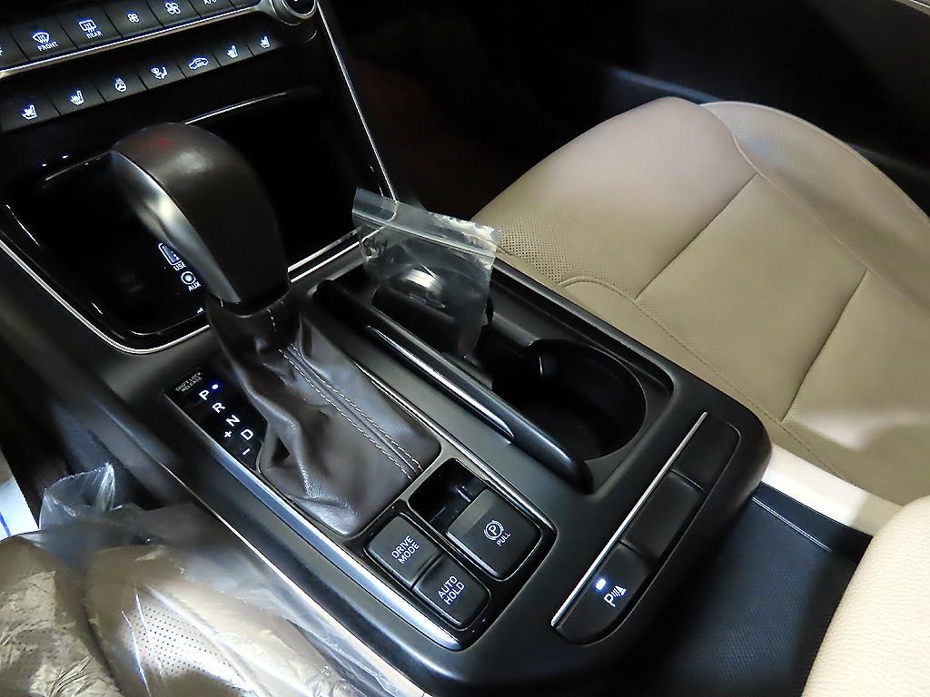 HYUNDAI Grandeur - Vista 12