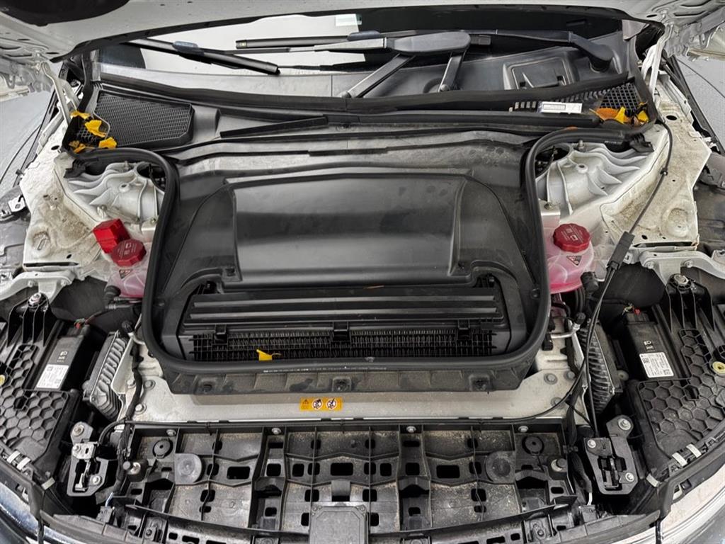 Mercedes Benz EQS - Vista 6