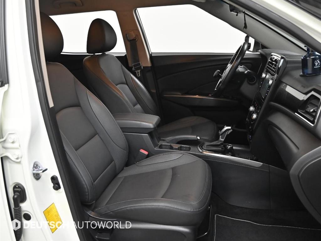 Ssangyong Tivoli - Vista 9