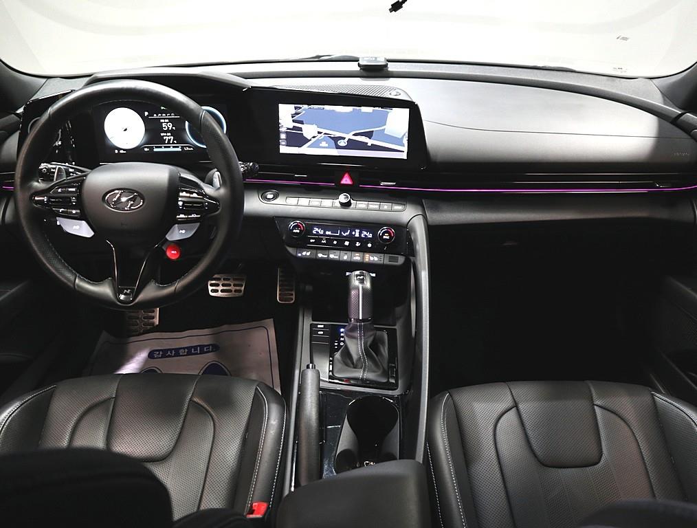 HYUNDAI Avante - Vista 5