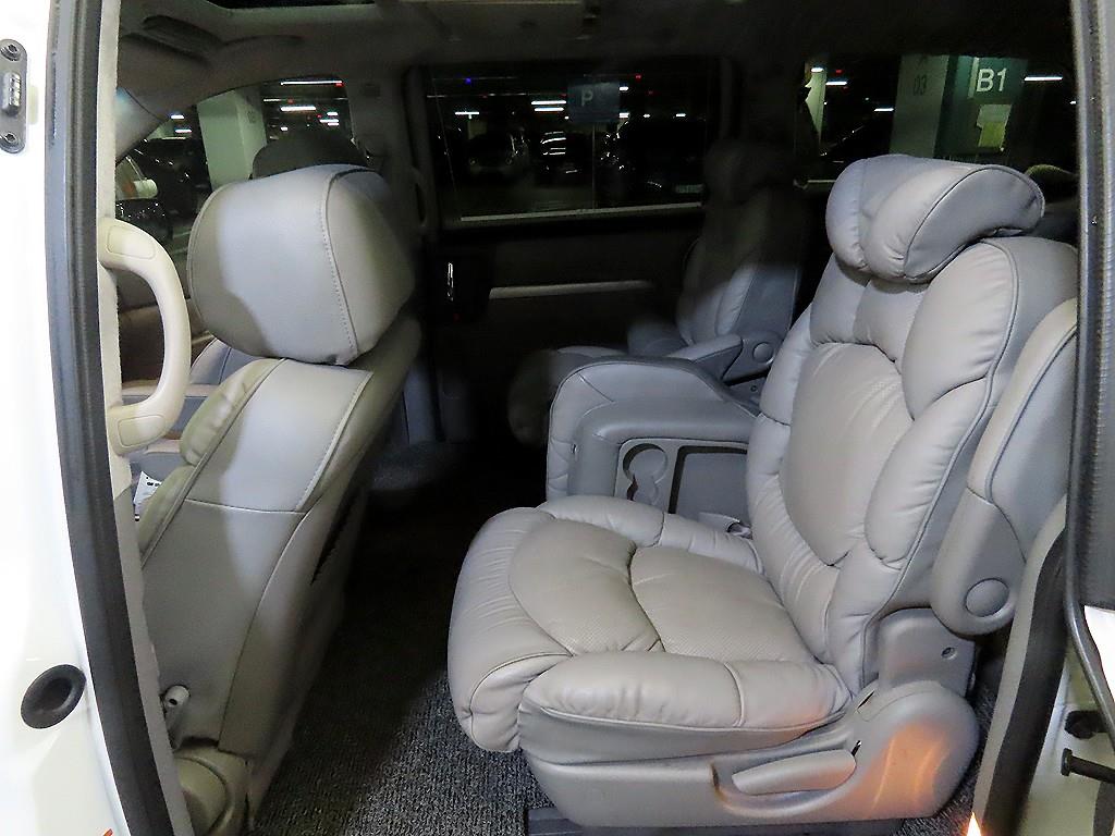 KIA Carnival - Vista 7