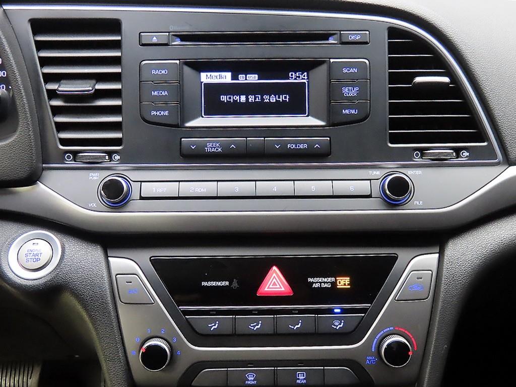 HYUNDAI Avante 2018 Blanco - Importación desde Corea - HF Imports Iquique - Foto 14