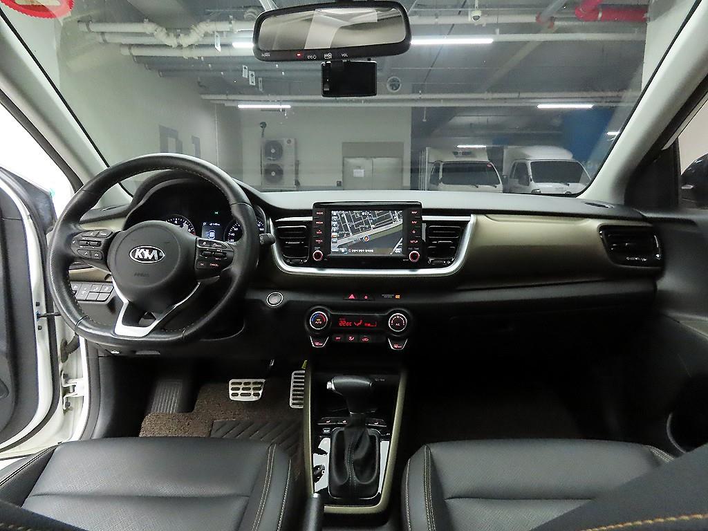 KIA Stonic - Vista 8