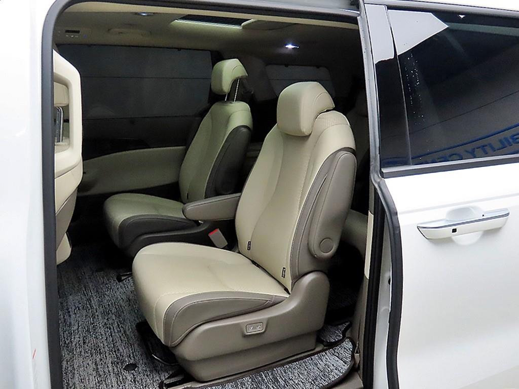 KIA Carnival - Vista 6