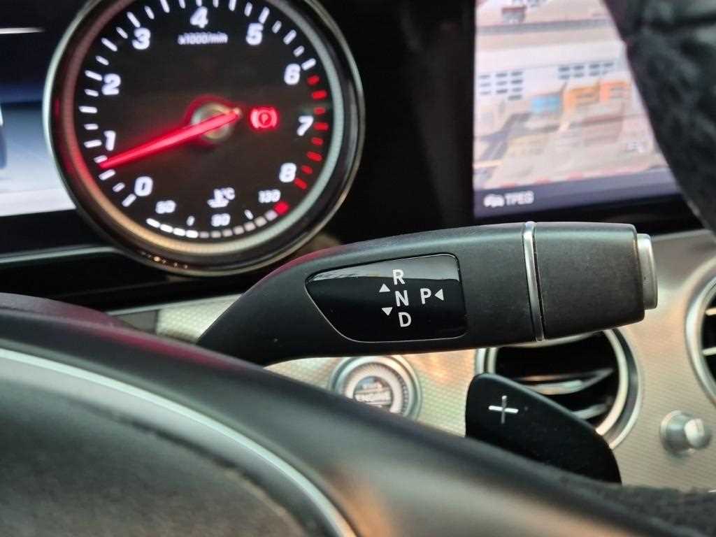 Mercedes Benz E class - Vista 8