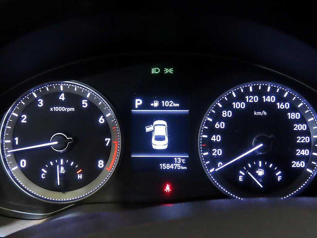 HYUNDAI Grandeur - Vista 9