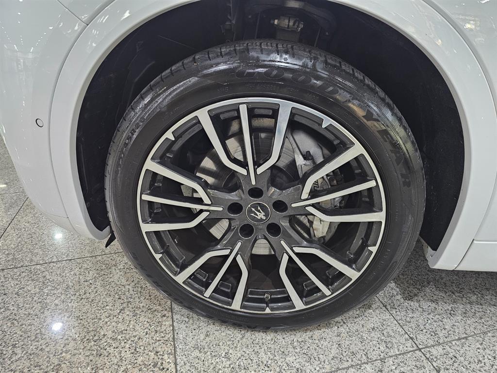 Maserati Grecale 2023 Blanco - Importación desde Corea - HF Imports Iquique - Foto 20