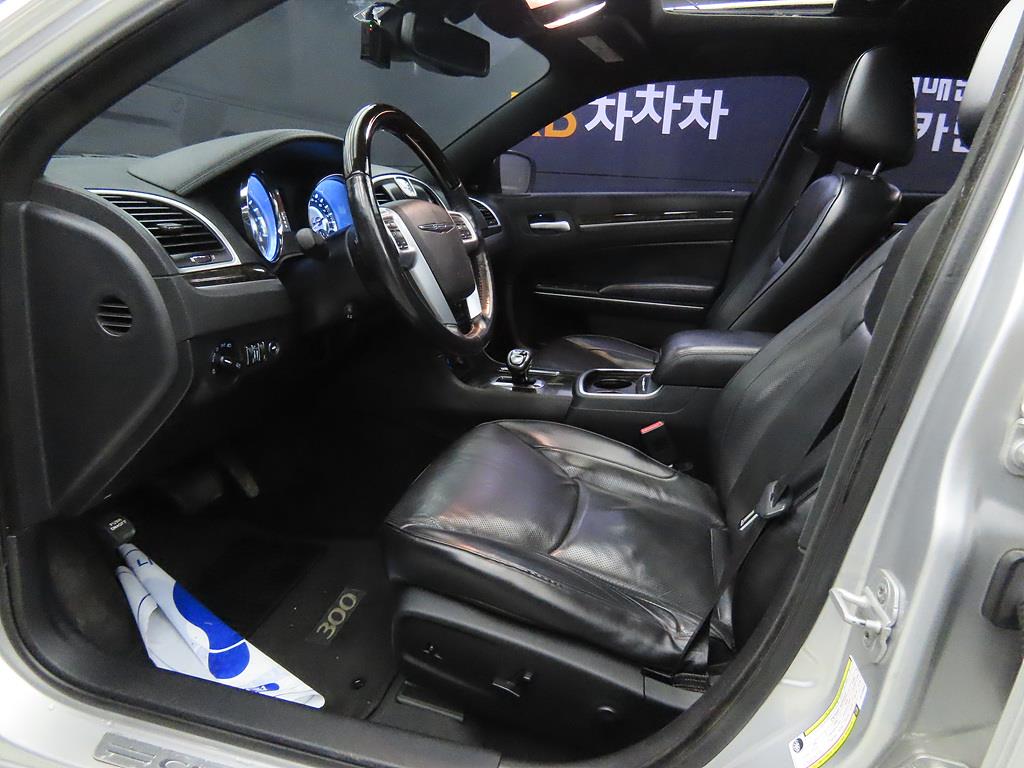 Chrysler 300C - Vista 5