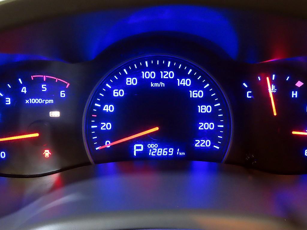 KIA Carnival - Vista 9