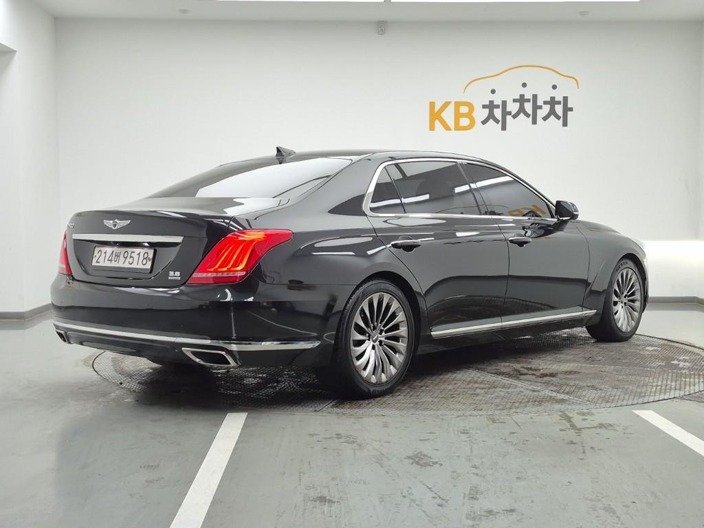 Genesis EQ900 - Vista 4