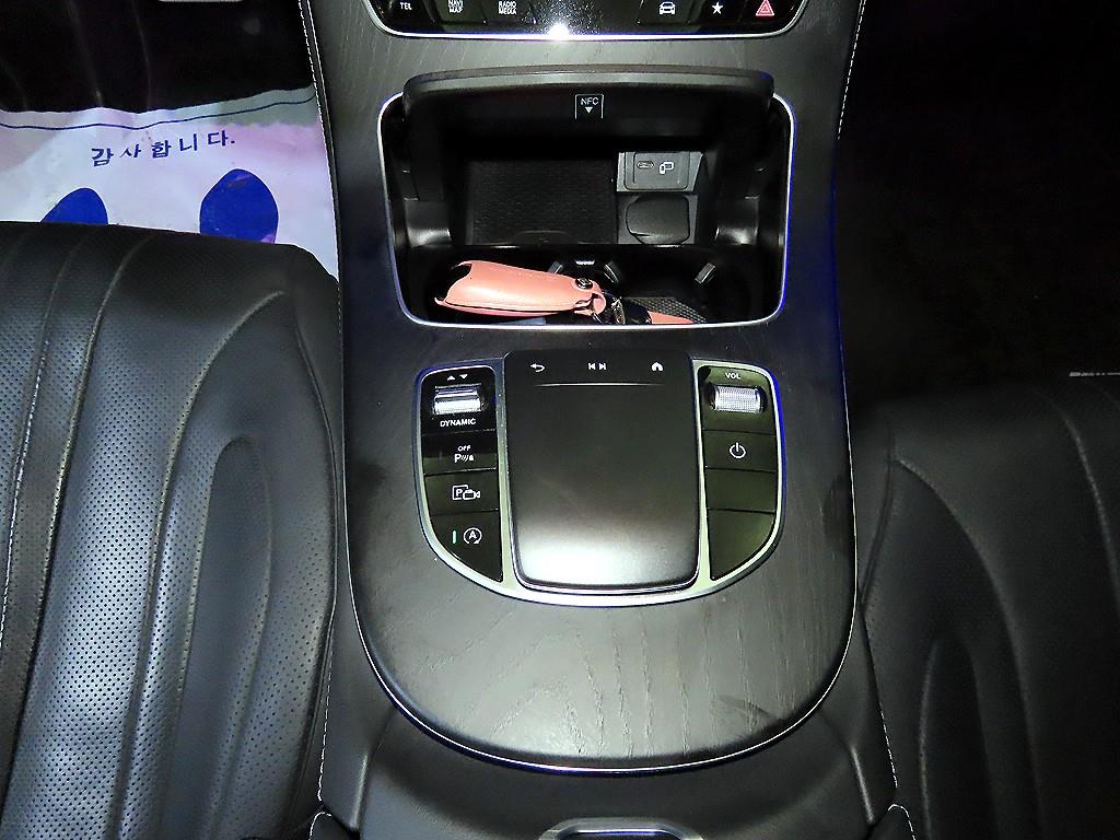 Mercedes Benz CLS Class - Vista 12