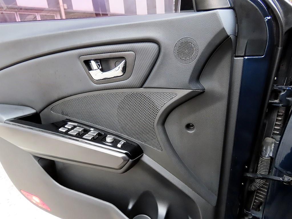 Ssangyong Tivoli - Vista 11