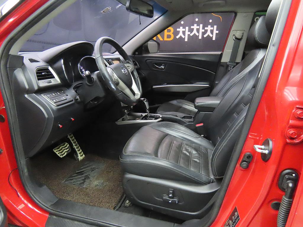 Ssangyong Tivoli - Vista 5