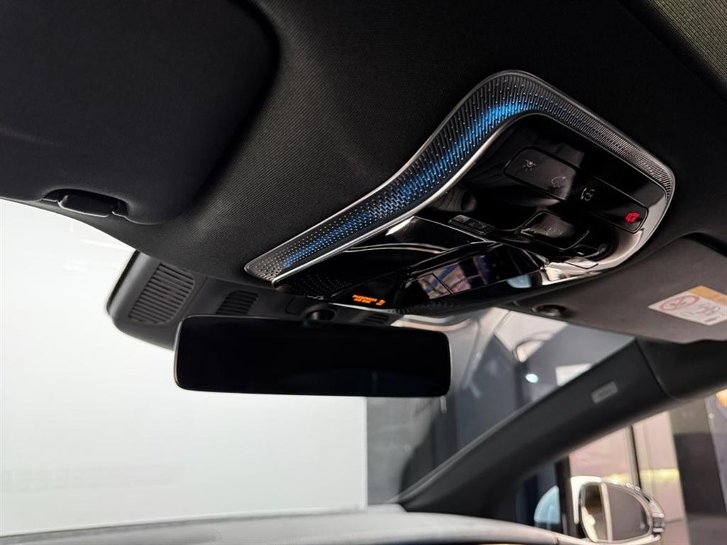 Mercedes Benz EQS - Vista 9