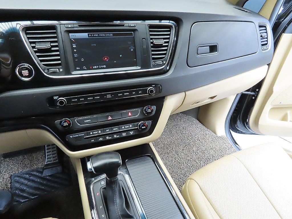 KIA Carnival 2017 Negro - Importación desde Corea - HF Imports Iquique - Foto 7