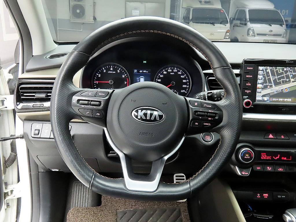 KIA Stonic - Vista 7