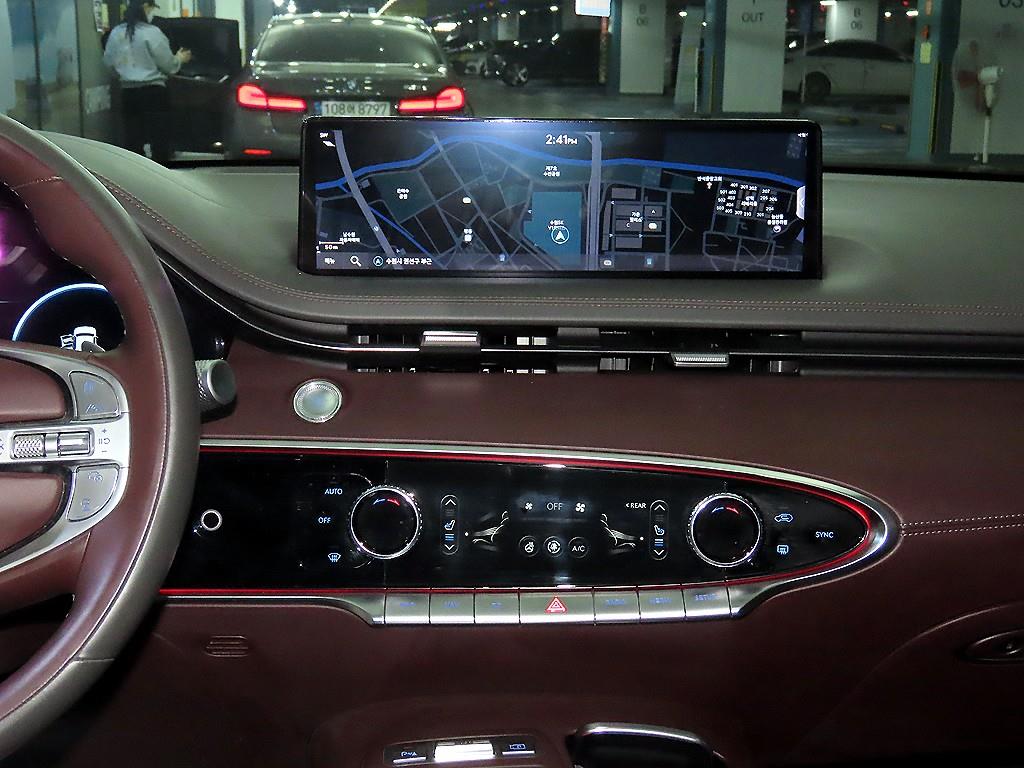 Genesis GV70 - Vista 11