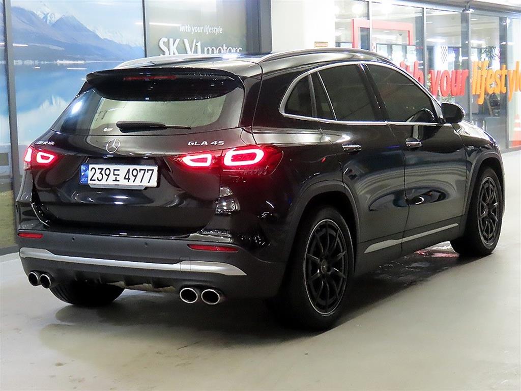 Mercedes Benz GLA Class - Vista 4