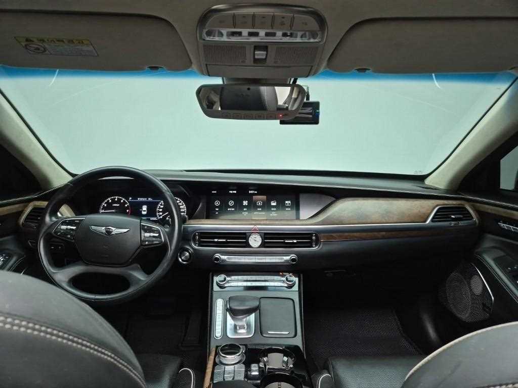 Genesis G90 - Vista 7