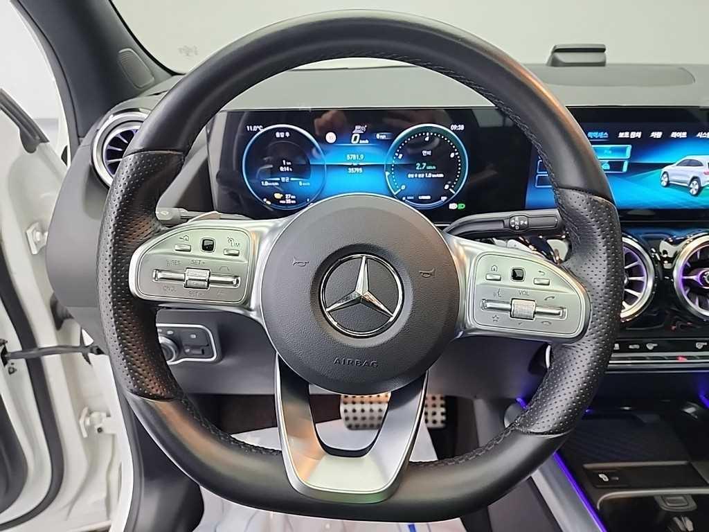 Mercedes Benz EQA - Vista 9