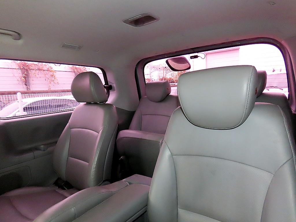 HYUNDAI Starex - Vista 7