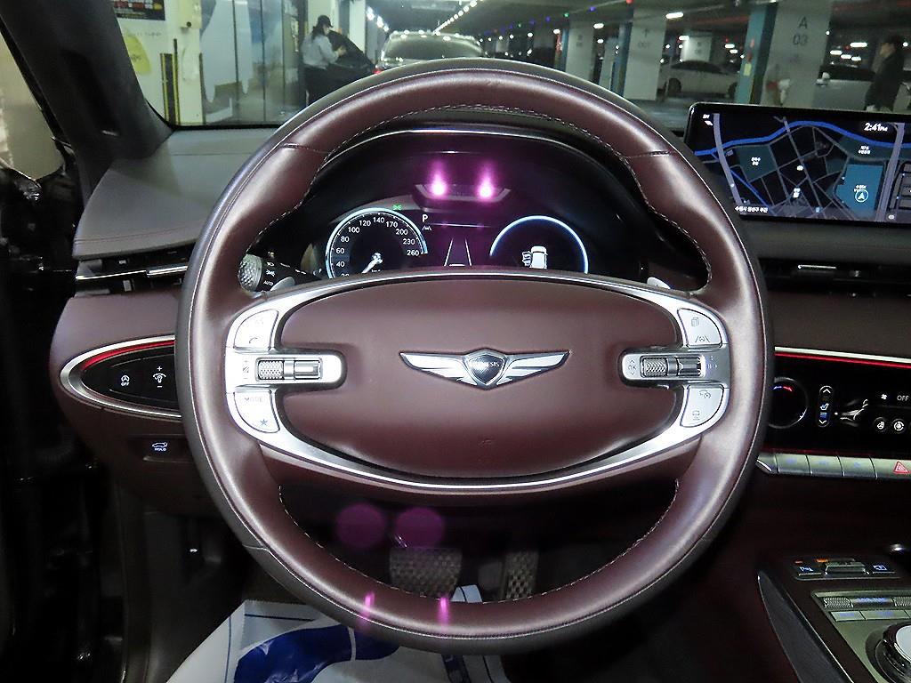 Genesis GV70 - Vista 8