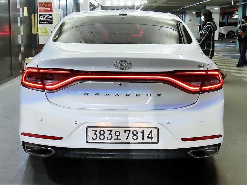 HYUNDAI Grandeur - Vista 5