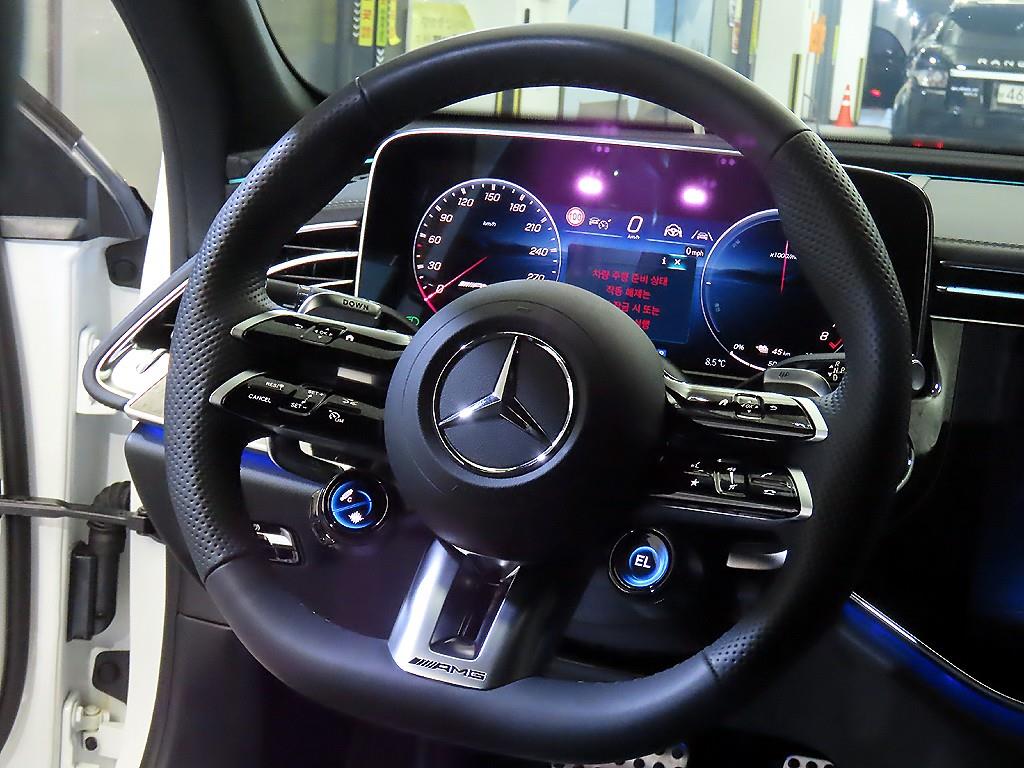 Mercedes Benz E class - Vista 8