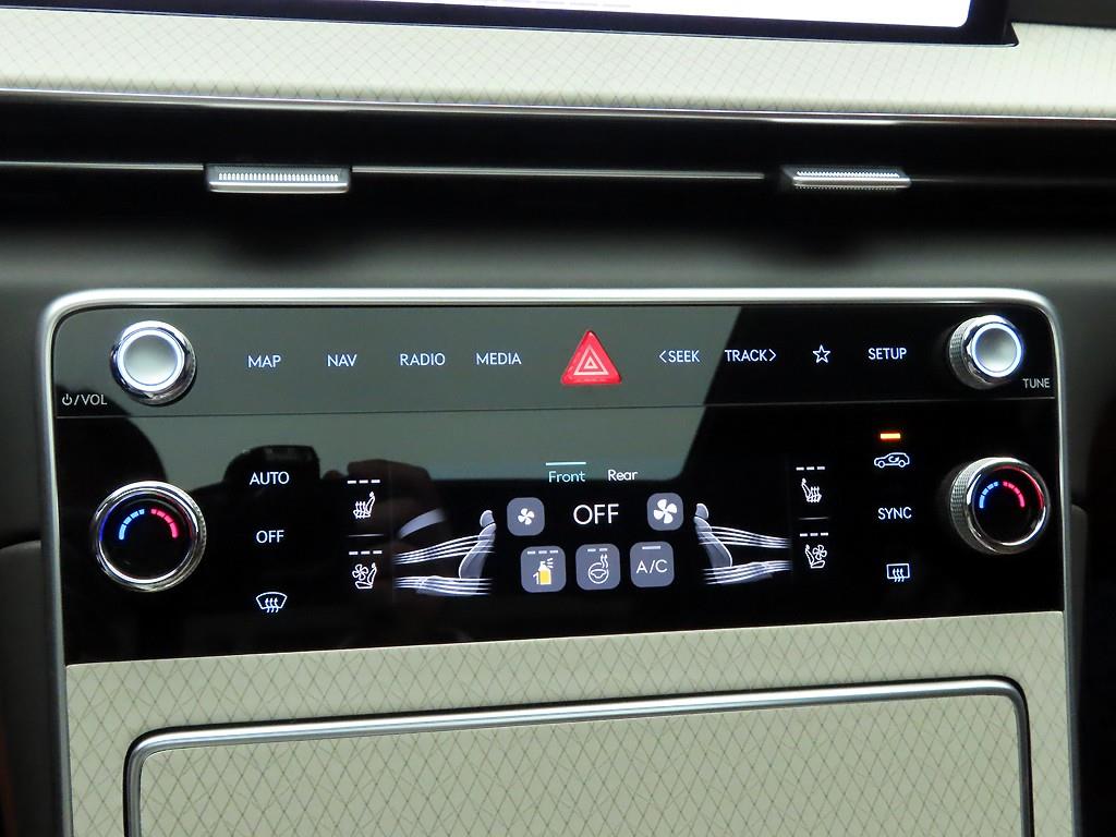 Genesis GV80 - Vista 9