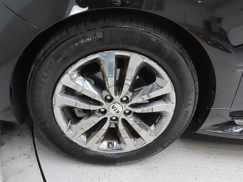 KIA Carnival - Vista 9