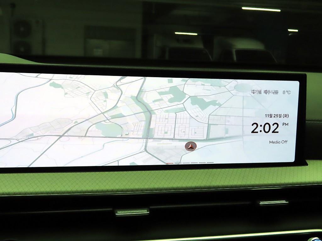 Genesis GV80 - Vista 8