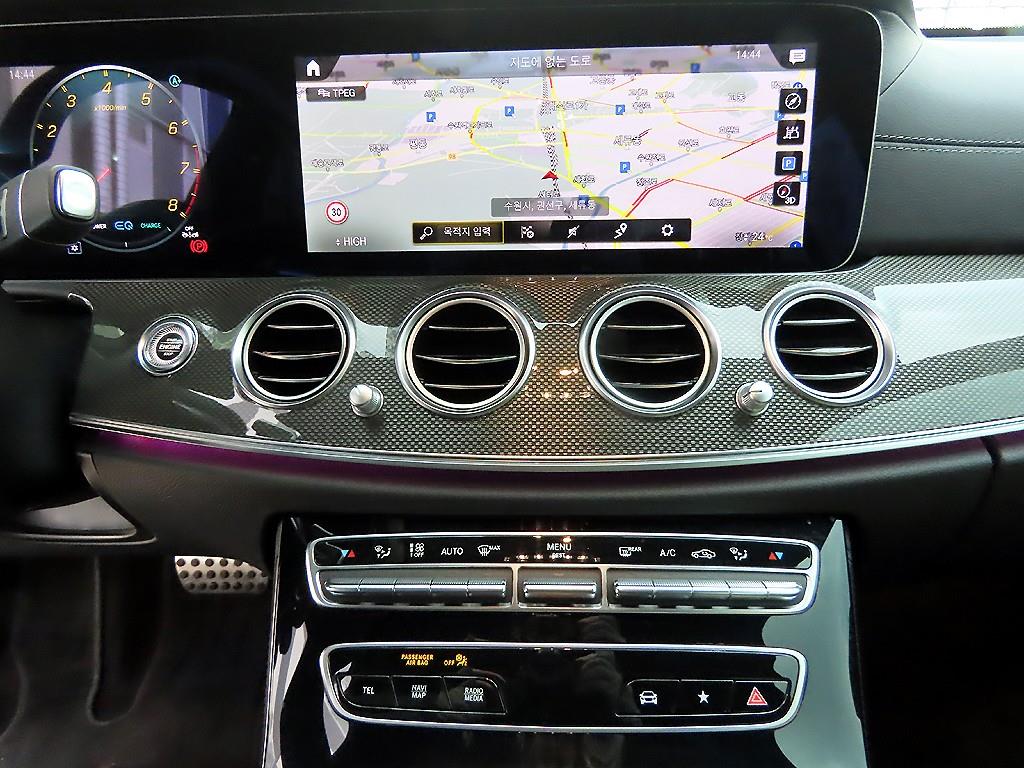 Mercedes Benz E class 2022 Negro - Importación desde Corea - HF Imports Iquique - Foto 13